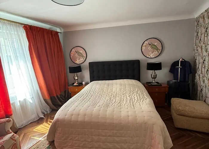 Beautiful 2 Bedroom In Centre *