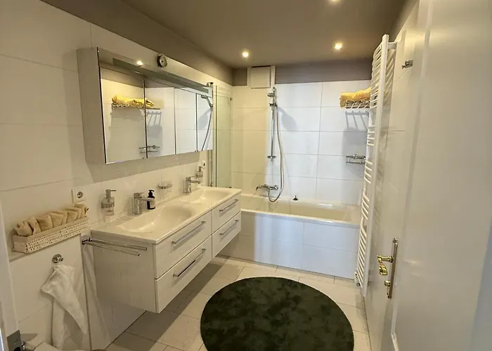 Beautiful 2 Bedroom In Centre * ウィーン