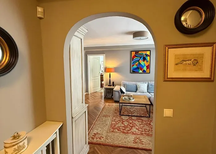 Beautiful 2 Bedroom In Centre *