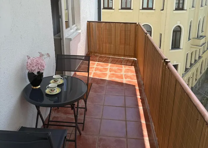 Beautiful 2 Bedroom In Centre アパート *